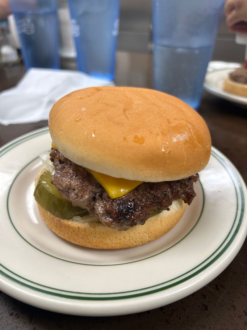 10 Secret Diners In Idaho With The Best Burgers You’ve Ever Tasted - Decor Hint Hudson's Hamburgers, Coeur d’Alene
