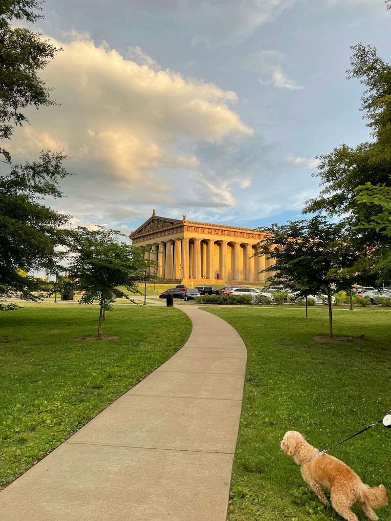 10 Tennessee Destinations Where You Can Have Fun Without Spending A Lot - Decor Hint Centennial Park, Nashville