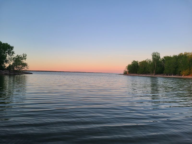 11 Best Waterfront Towns In Nebraska For Lake Days, River Views, And Small-Town Charm - Decor Hint Ogallala, Lake McConaughy and Lake Ogallala