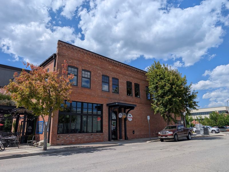 The Fat Pig, Sandpoint