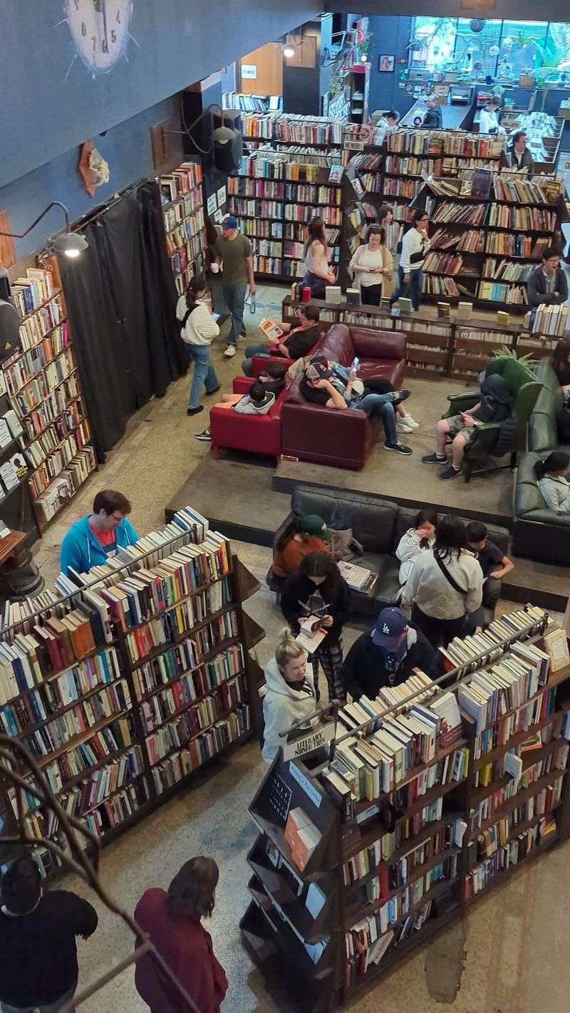 11 Southern California Secondhand Bookstores Worth Getting Lost In During 2026 - Decor Hint The Last Bookstore, Los Angeles