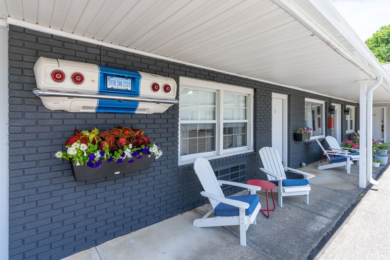 12 Connecticut Escapes That Feel Far More Expensive Than They Are - Decor Hint Inn At Iron Masters, Lakeville
