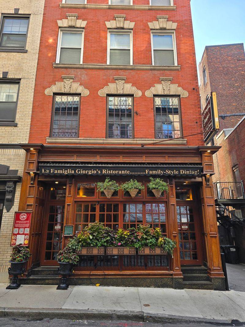 La Famiglia Giorgio's Restaurant, Boston