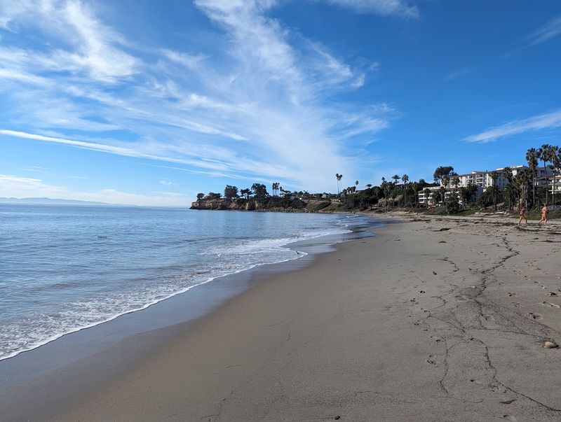12 Of The Most Gorgeous Beach Spots In California's Santa Barbara For A Late Summer Swim - Decor Hint Leadbetter Beach