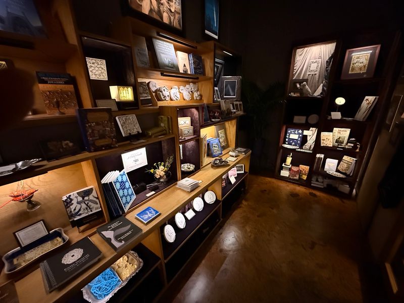 The Museum of Jurassic Technology Keeps You Guessing