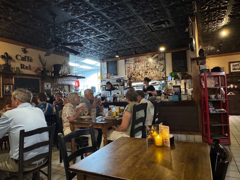 14 Unusual North Carolina Eateries Worth Visiting This August - Decor Hint Caffe Rel - Unexpected Elegance