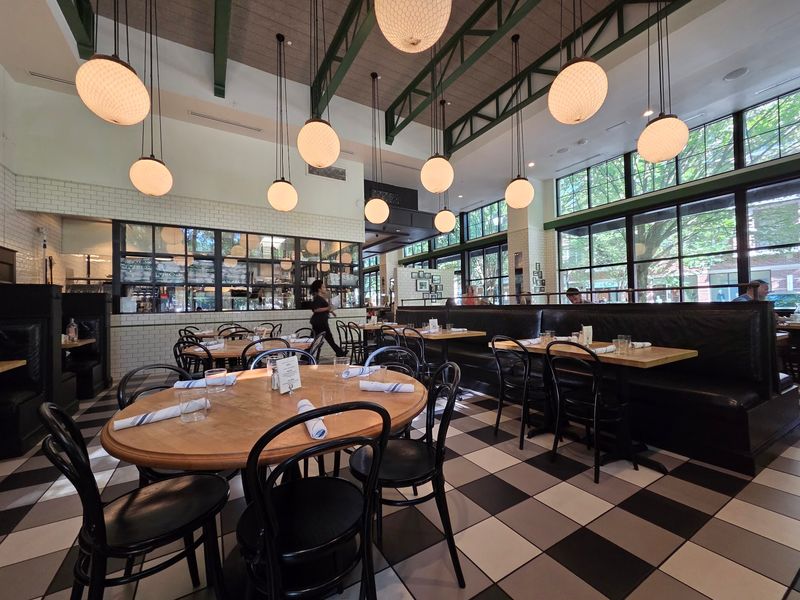 The General Muir, Atlanta
