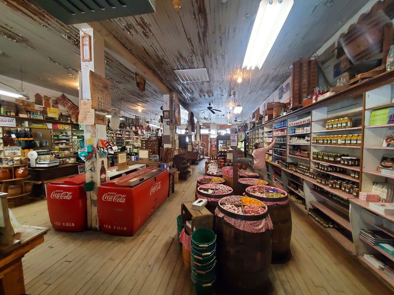 8 Old-Fashioned North Carolina Grocery Markets That Feel Like A Step Back In Time - Decor Hint Mast General Store - Valle Crucis, North Carolina