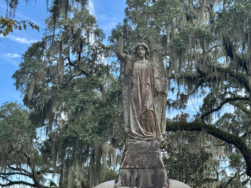 9 Eerie Cemeteries In Georgia That Locals Swear Are Too Spooky To Visit Alone - Decor Hint Bonaventure Cemetery, Savannah