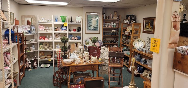 Antiques Marketplace, Putnam
