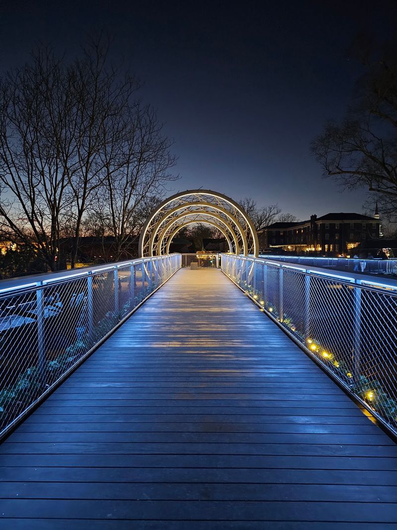 This 17-Foot-High North Carolina Skywalk Turns Into A Glowing Light Tunnel After Dark - Decor Hint After Dark, The Glowing Tunnel Becomes The Part Everyone Talks About