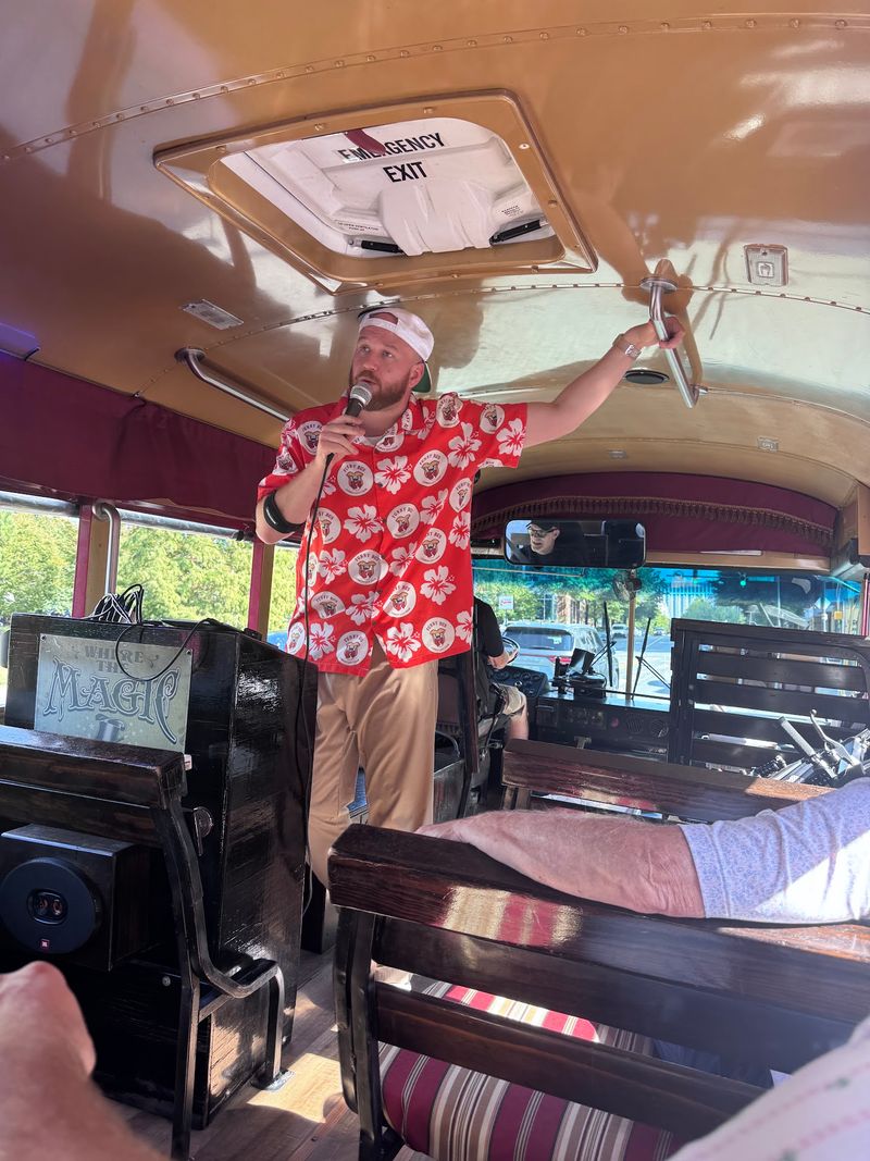 This Wild 90-Minute North Carolina Bus Tour Turns Sightseeing Into A Rolling Comedy Show - Decor Hint Local Comedians Turn Charlotte History Into Part Of The Punchline