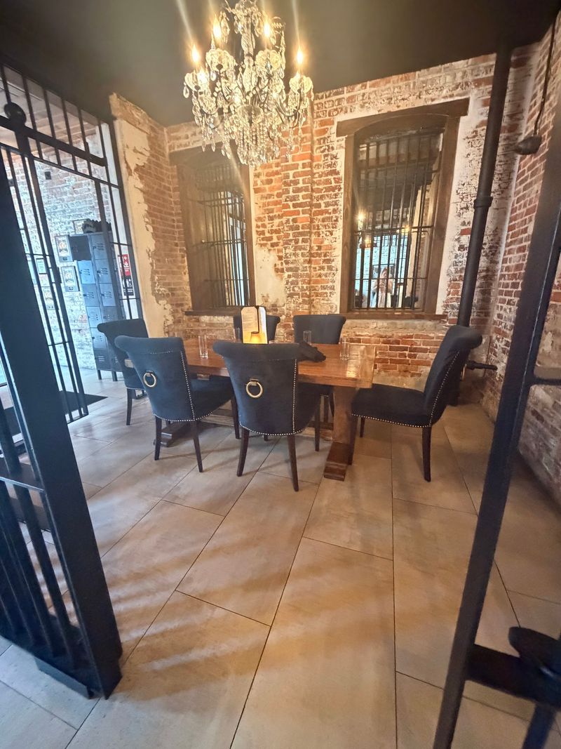 This Florida Restaurant Operates Inside An Old Jailhouse With Its Original Bars - Decor Hint Real Iron Bars, Not Props