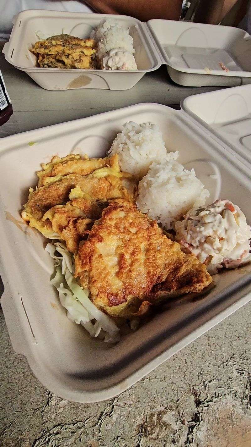 This Tiny Bakery In Hawaii Is Famous For Its World-Known Cream Pies - Decor Hint Plate Lunches Full Of Local Soul