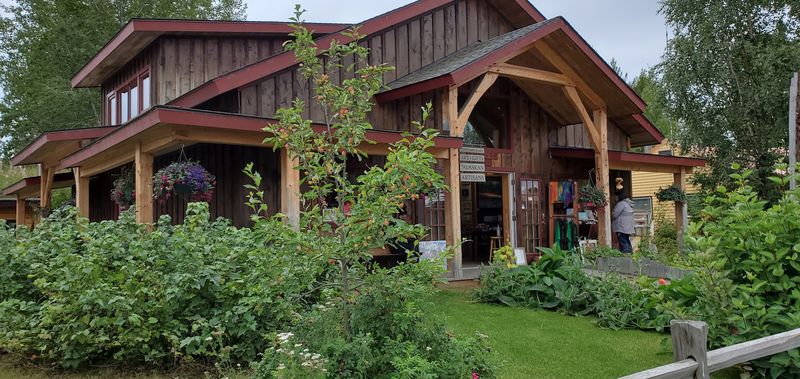 This Quirky Alaska Town Feels Like A Cozy Weekend Escape With Big Culinary Charm - Decor Hint Garden Vegetables And Wood-Fired Pizza Nights