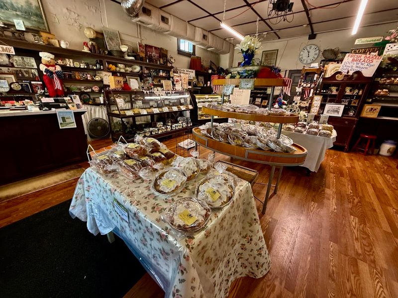 This Historic Tennessee Home Is Now A Charming Bakery - Decor Hint Baked Goods Worth The Drive