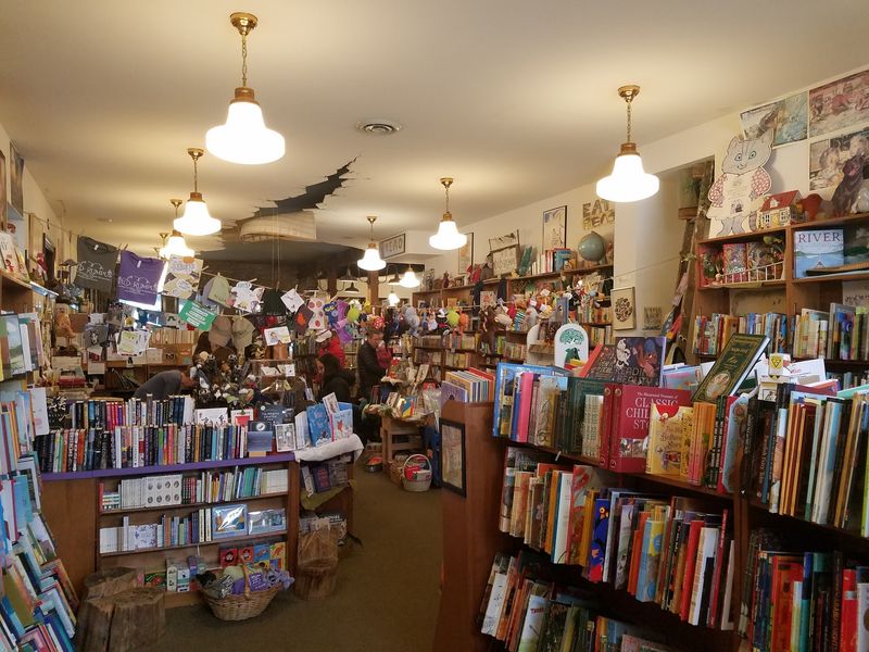 Discover Priceless Literary Finds At This Little-Known Minnesota Bookstore - Decor Hint Shelves Worth Getting Lost In