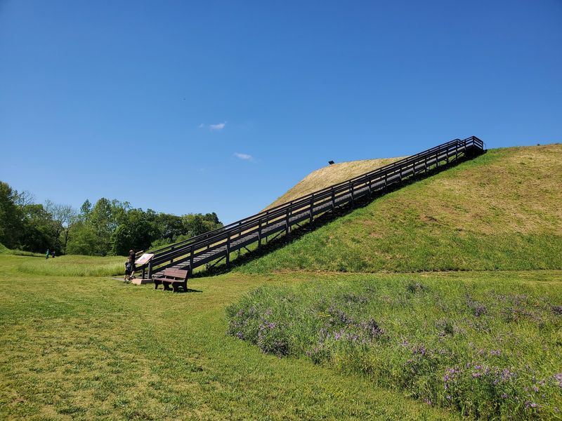 Climbing Mound A, The Great Temple Mound