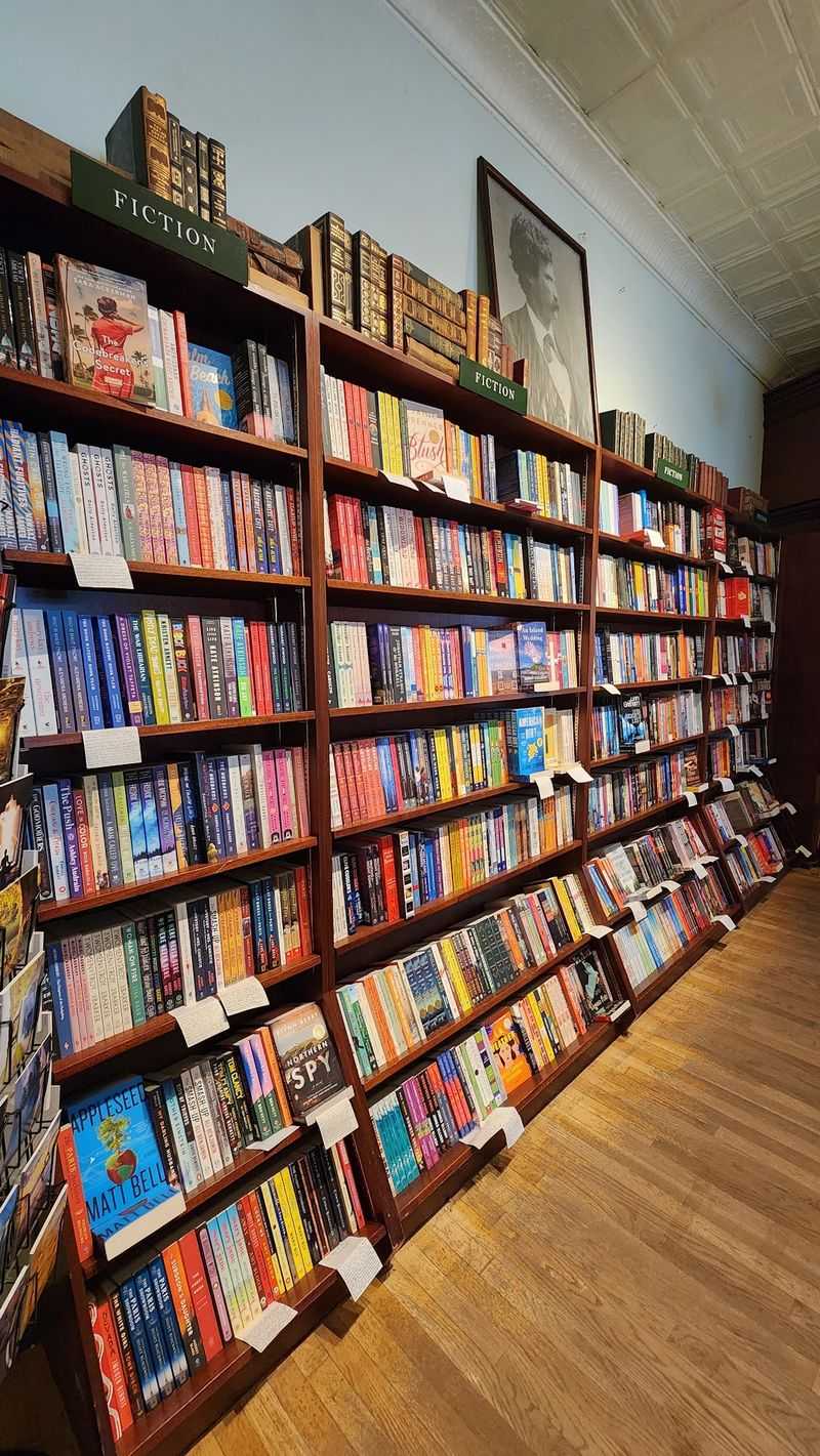 Thoughtful Shelves Make Browsing Feel Personal