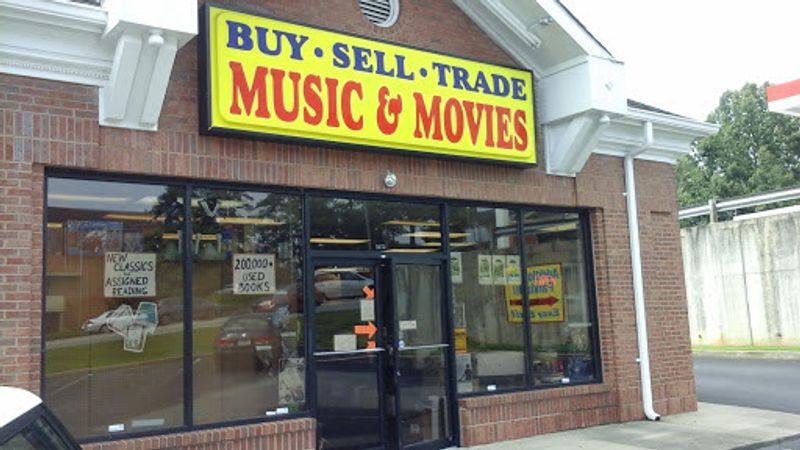 This Georgia Used-Book Wonderland Is So Loved People Drive Hours For It - Decor Hint Trade In Your Old Shelf Clutter