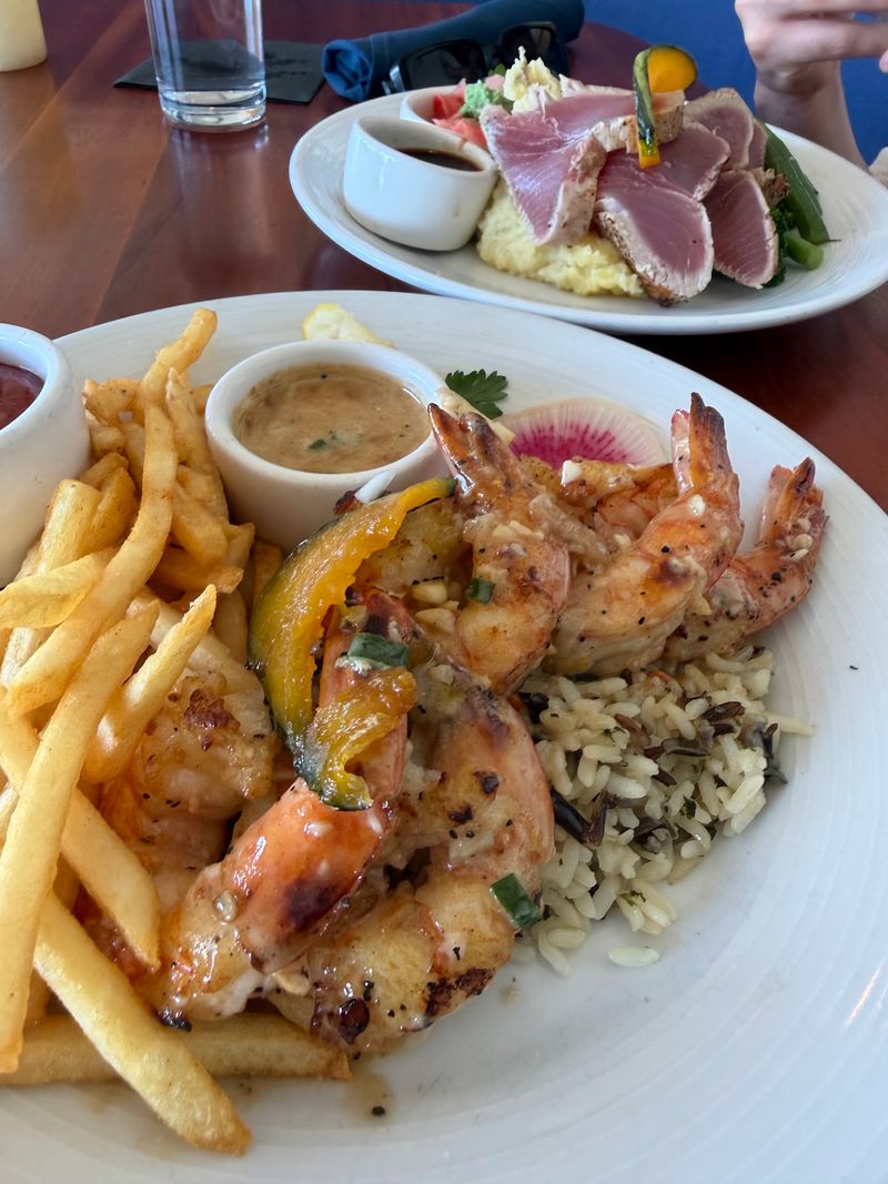 This California Seafood Restaurant Serves Fresh Shrimp With Stunning Morro Bay Views - Decor Hint Shrimp Scampi Keeps Regulars Coming Back