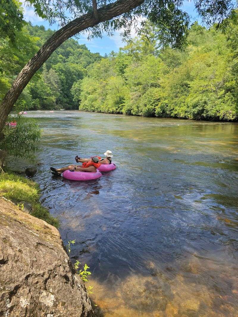 This Georgia Campground Sits Along The Toccoa River With Tubing, Camping, And Mountain Views - Decor Hint The Famous Pink Tubes And A Six-Mile Float