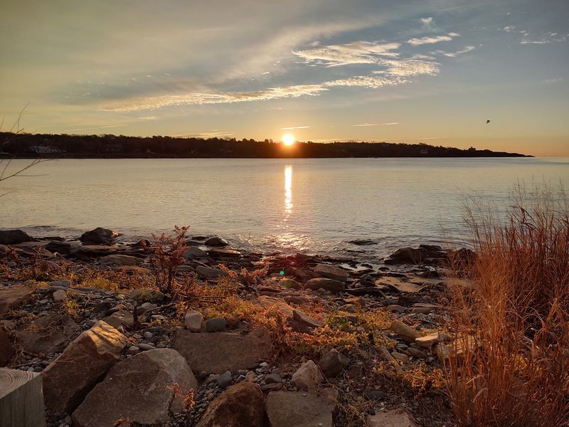 This Hidden Rhode Island Cove Is A Peaceful Alternative To Crowded Beaches - Decor Hint A Slice Of Jamestown's Heart