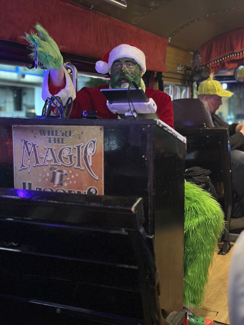 This Wild 90-Minute North Carolina Bus Tour Turns Sightseeing Into A Rolling Comedy Show - Decor Hint Sunday Afternoon Brings A PG-13 Version For Families With Older Kids