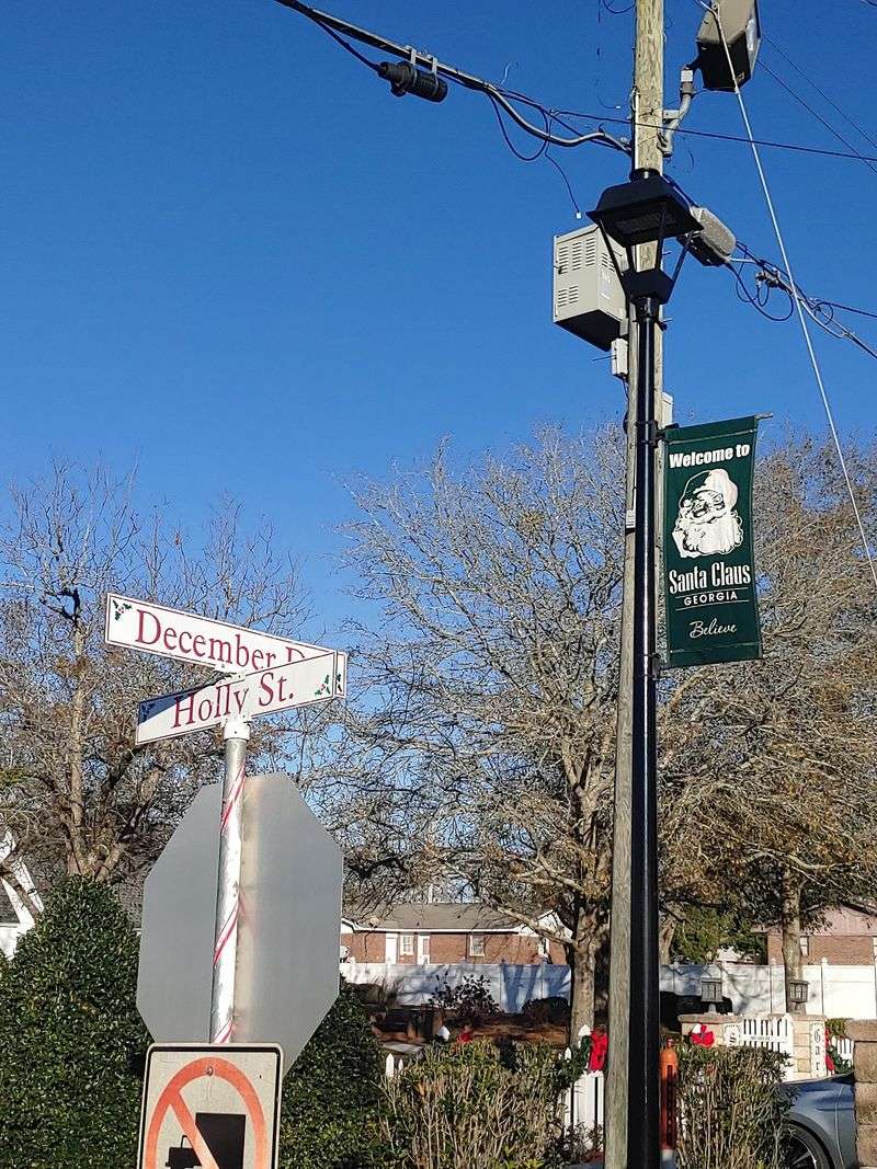 This Little Georgia Town May Have The Funniest Name In The State - Decor Hint A Pecan Farmer With A Marketing Idea