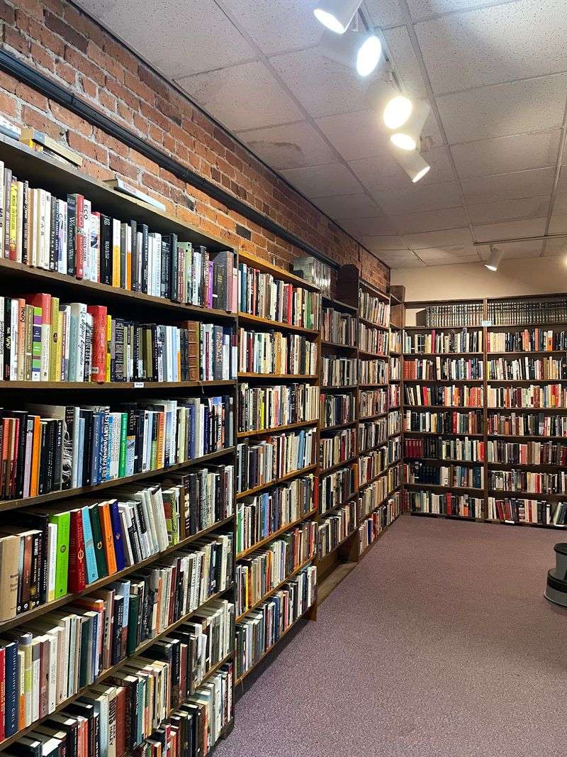 Bluestem Books, Lincoln