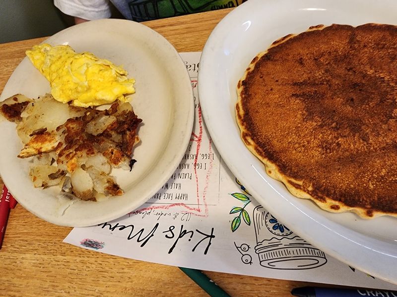 This Old-Fashioned Nebraska Spot Serves Meatloaf Worth Making A Detour For - Decor Hint Breakfast Served All Day Long