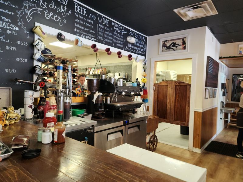 A Small Connecticut Cafe Quietly Serving Some Of The Best Comfort Food Around - Decor Hint Small Cafe With A Big Heart
