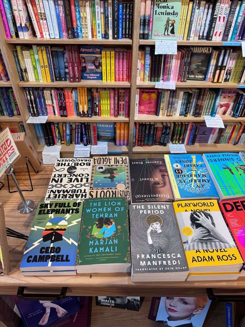 This Florida Bookstore Makes Its Atmosphere Just As Unforgettable As The Books - Decor Hint Shelves Curated By People Who Read
