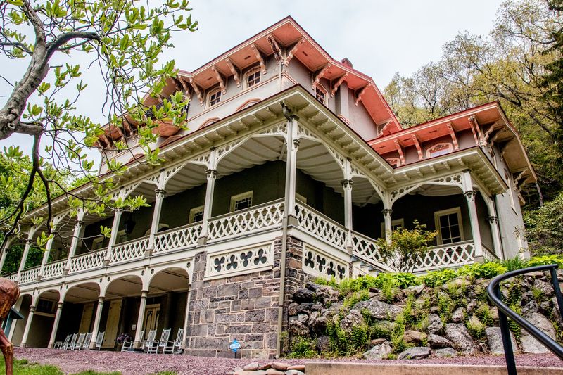 The Mansion On The Hill With Nine Fireplaces