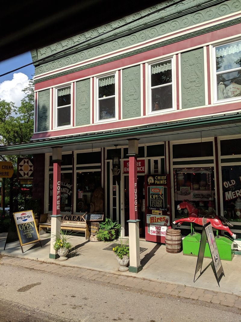 You Might Think You're In Scotland When You Visit This Missouri Town - Decor Hint Community Events And Seasonal Celebrations