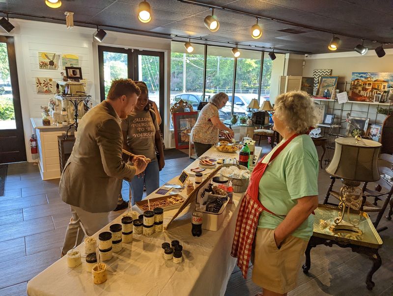 This Florida Market Is Packed With Handmade Treasures You Won't See Elsewhere - Decor Hint Workshops, Artists, And Events