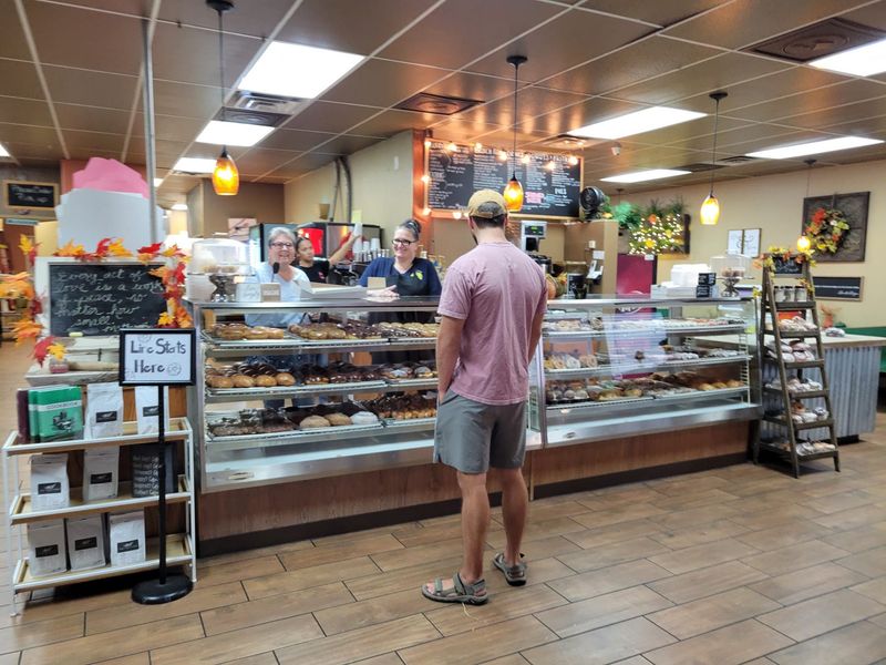 10 Legendary Donut Shops In Arizona That Are Truly Worth The Detour - Decor Hint Donut Corral