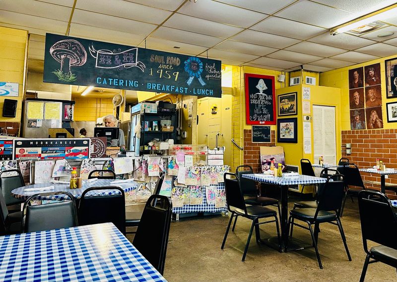 H&H Soul Food Restaurant, Macon