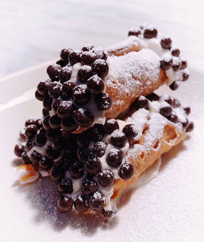 This Georgia Pizza Restaurant Stacks Its Homemade Lasagna 15 Layers High - Decor Hint Cannoli Gelato And Zeppole To Finish