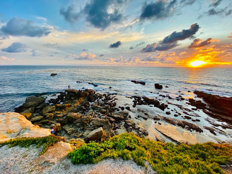 11 Stunning Southern California Day Trips That Cost Less Than $65 - Decor Hint Laguna Beach and Heisler Park, Laguna Beach