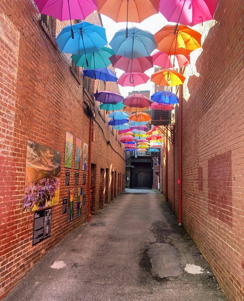 This Quiet Kentucky Mountain Town Is Becoming A Dreamy Late Summer Escape - Decor Hint Hatfield And McCoy History Around Every Bend