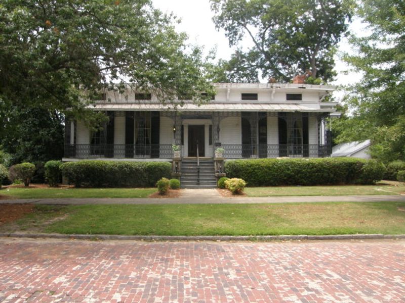 These 11 Georgia Restaurants Deserve More Recognition For Excellent Food - Decor Hint The Goetchius House, Columbus