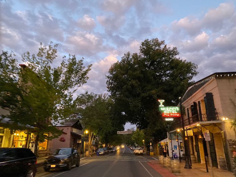 These 12 Central California Mountain Towns Feel Like A Secret Worth Finding - Decor Hint Murphys, California
