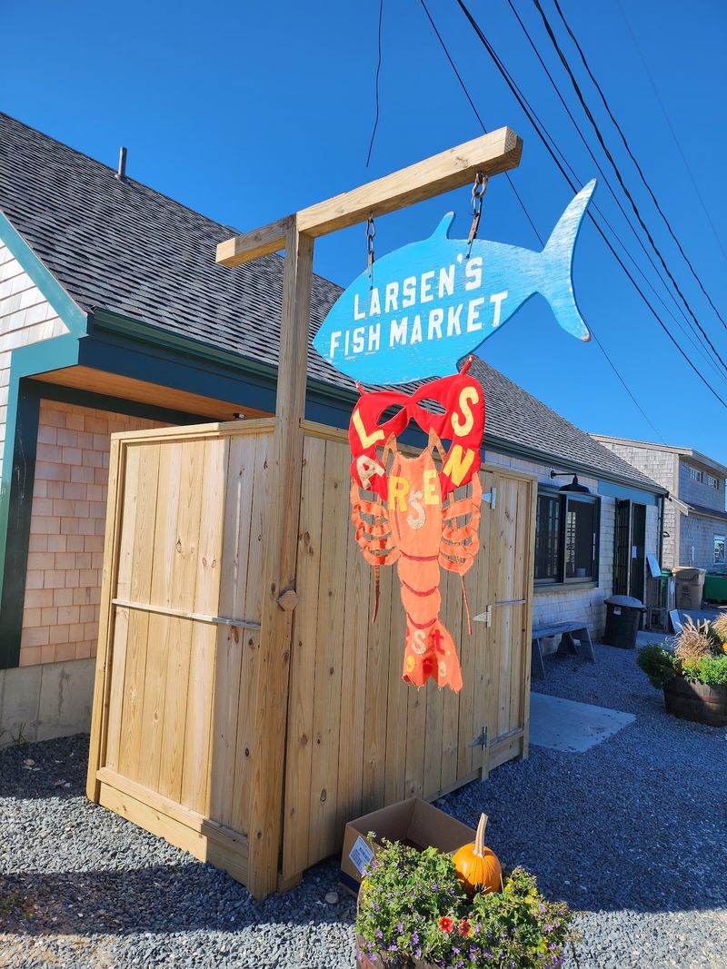 Larsen's Fish Market, Chilmark (Menemsha)