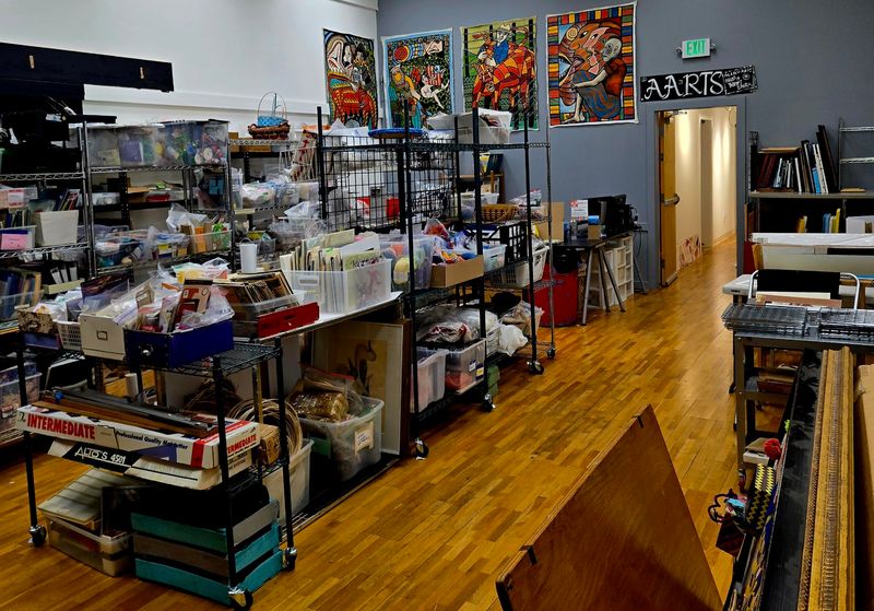 This Non-Profit Washington Craft Thrift Store Is A Hidden Gem For Local Artists - Decor Hint Business Skillshare Sessions For Working Artists