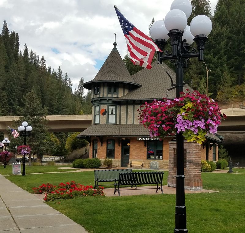 7 Idaho Railroad Adventures So Unusual They Belong On Your Bucket List - Decor Hint Northern Pacific Depot