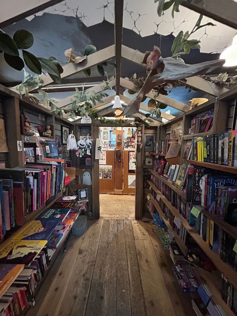 Discover Priceless Literary Finds At This Little-Known Minnesota Bookstore - Decor Hint Smart Tips Before You Go