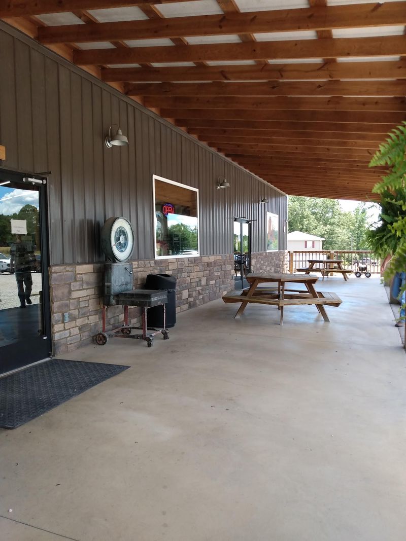 These 9 Tennessee Amish And Mennonite Country Markets Are Worth Driving For Homemade Bread And More - Decor Hint Ada's, Bethel Springs