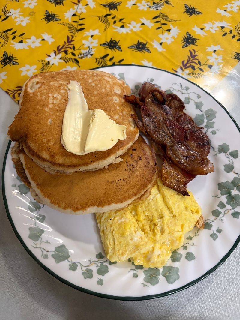 This Historic Tennessee Home Is Now A Charming Bakery - Decor Hint Breakfast That Actually Delivers