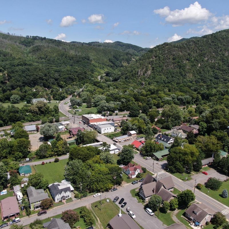 These Tiny North Carolina Mountain Towns Are Made For An August Weekend - Decor Hint Hot Springs, Madison County